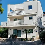 Vista - New 2024 ! Ρόβινι